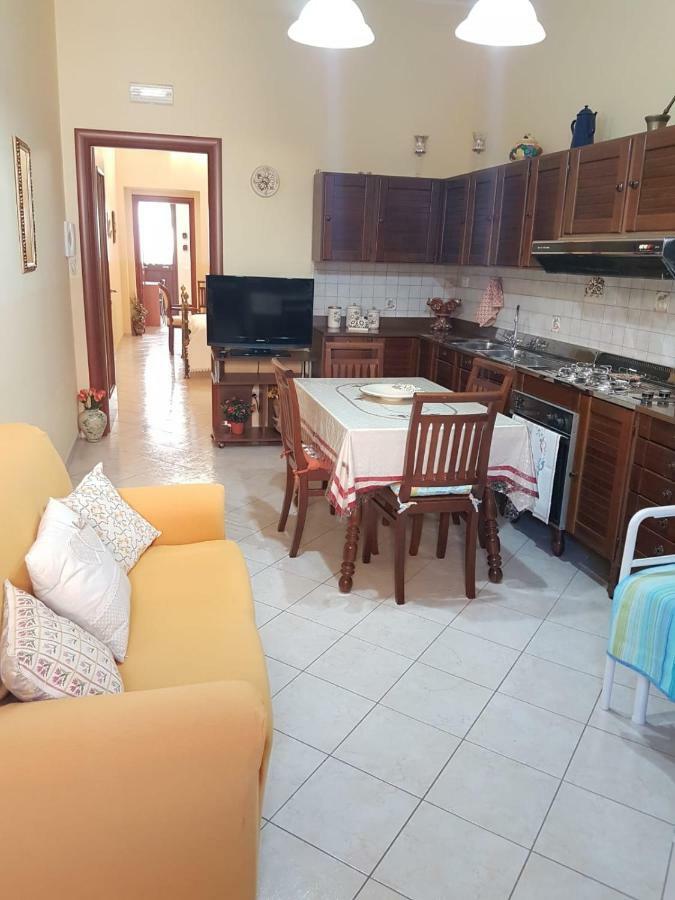 Villa Half House Floridia Exterior foto